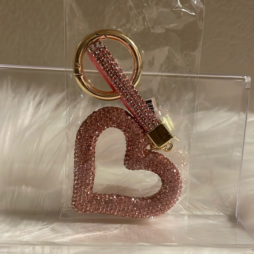 Rhinestone heart shape keychain
